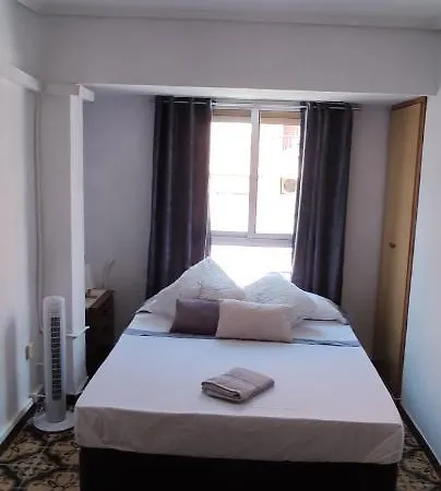 Habitacion Doble Cerca Al Centro. * Valencia